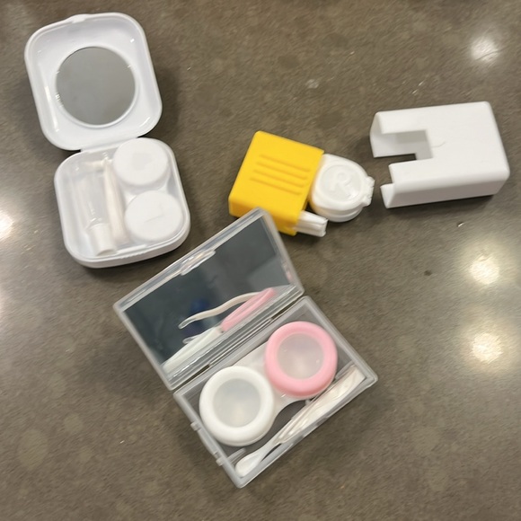 Cute Design Contact lens storage case for travel or color contacts - Picture 2 of 3